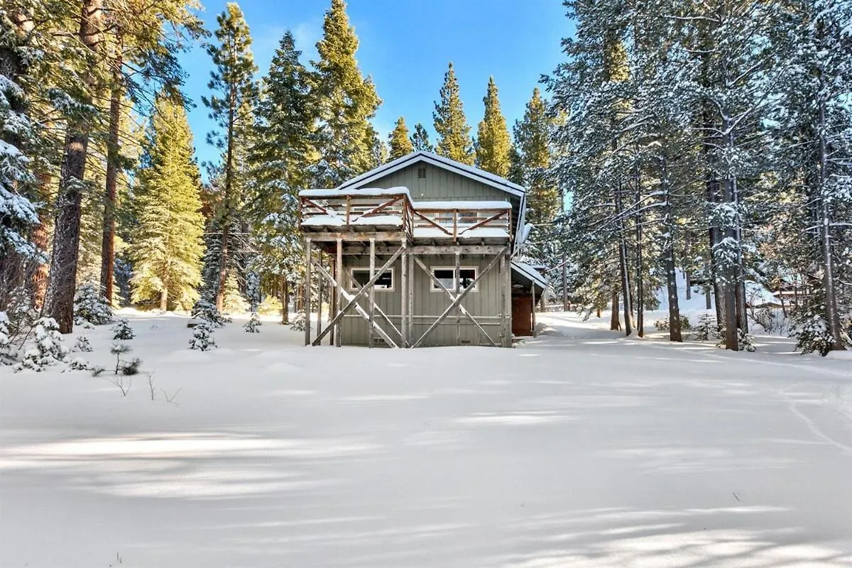 Air-Conditioned Tahoe Cabin - Foosball - Forest Views サウス・レイクタホ 別荘