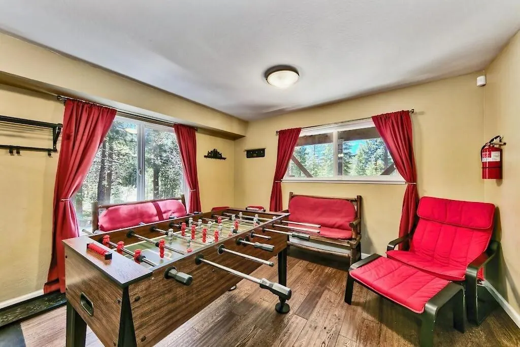 Air-Conditioned Tahoe Cabin - Foosball - Forest Views サウス・レイクタホ