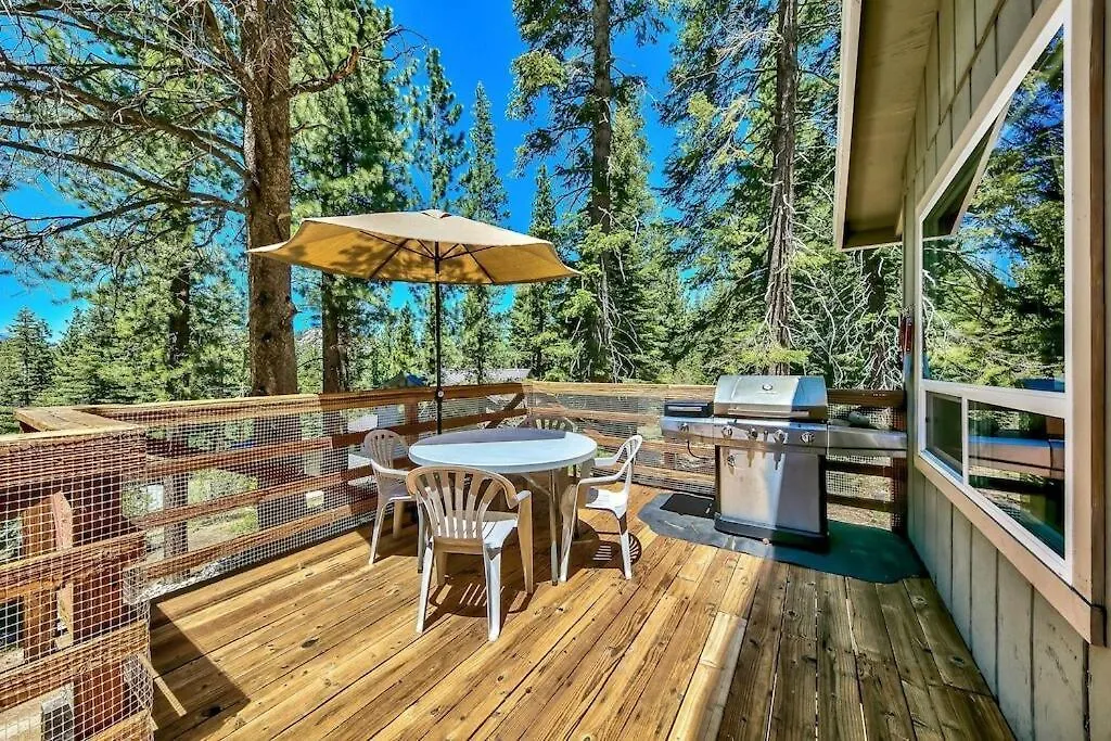 別荘 Air-Conditioned Tahoe Cabin - Foosball - Forest Views サウス・レイクタホ